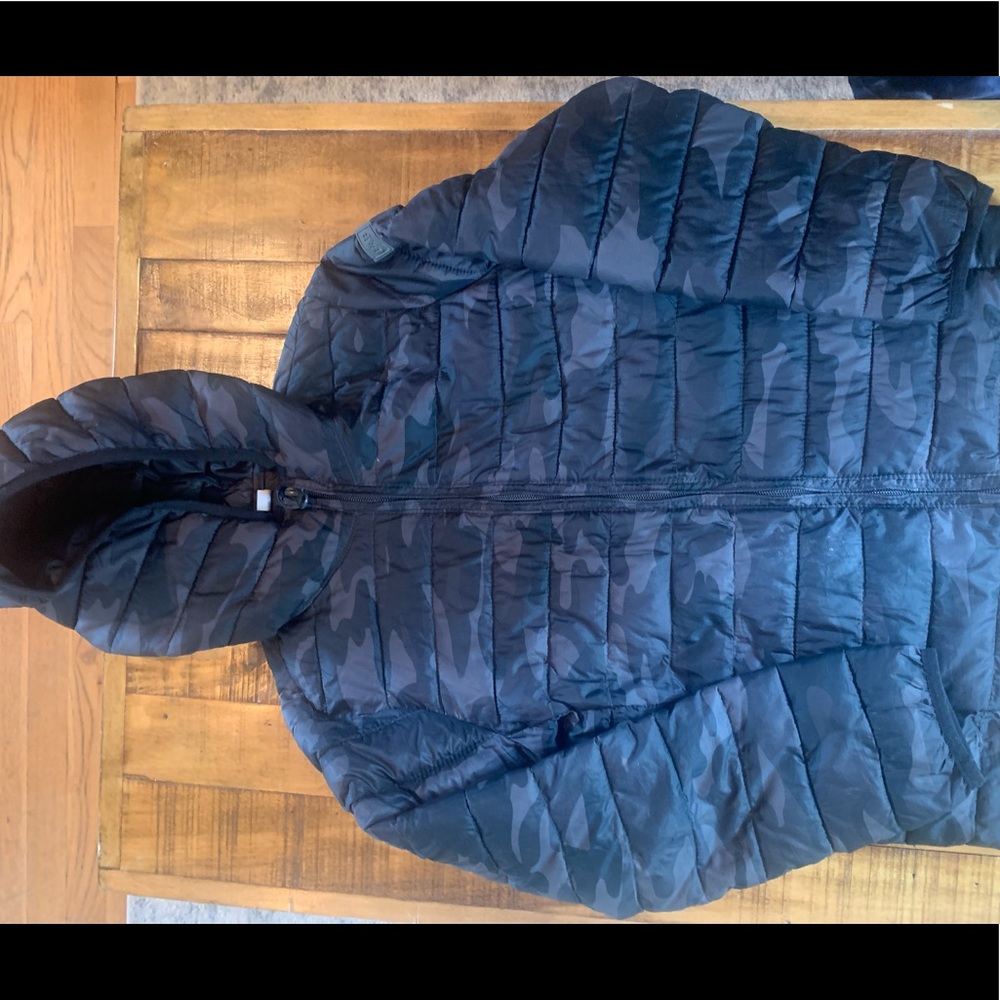 GAP kids black camo puffer coat